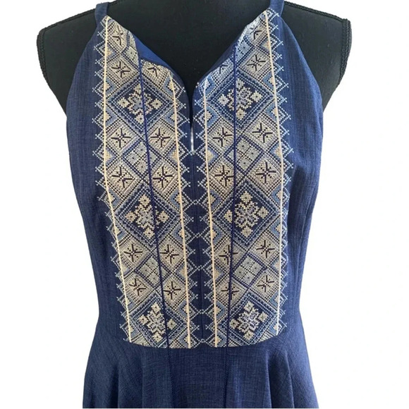 NWOT White House Black Market Embroidered Blue Dress, Size 10. - Picture 4 of 6